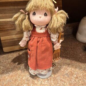 Precious Moments Four Seasons Musical Collection Windup Doll Fall 1988 Applause